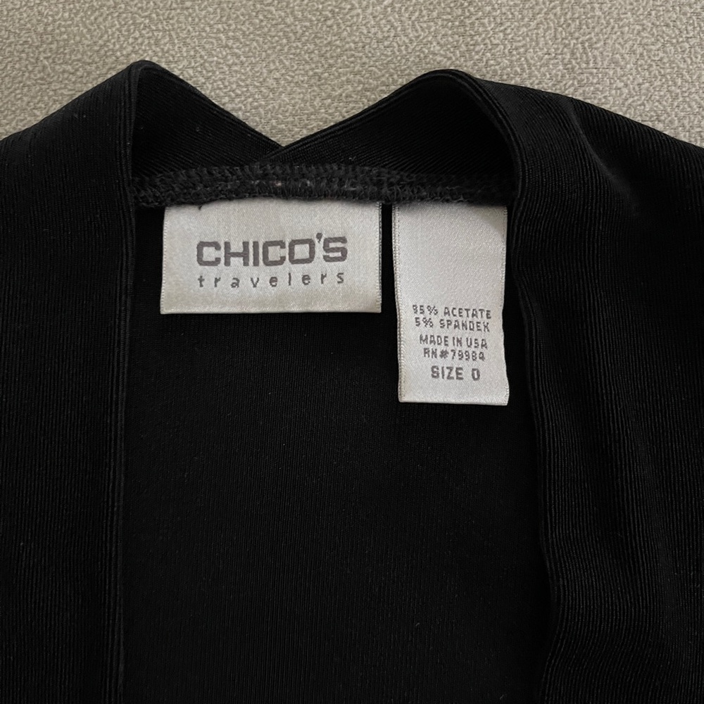 Chico’s Travelers black light weight cardigan size 0